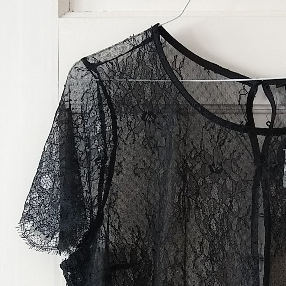 Torrid Black Eyelash Lace Short Sleeve Shell Top